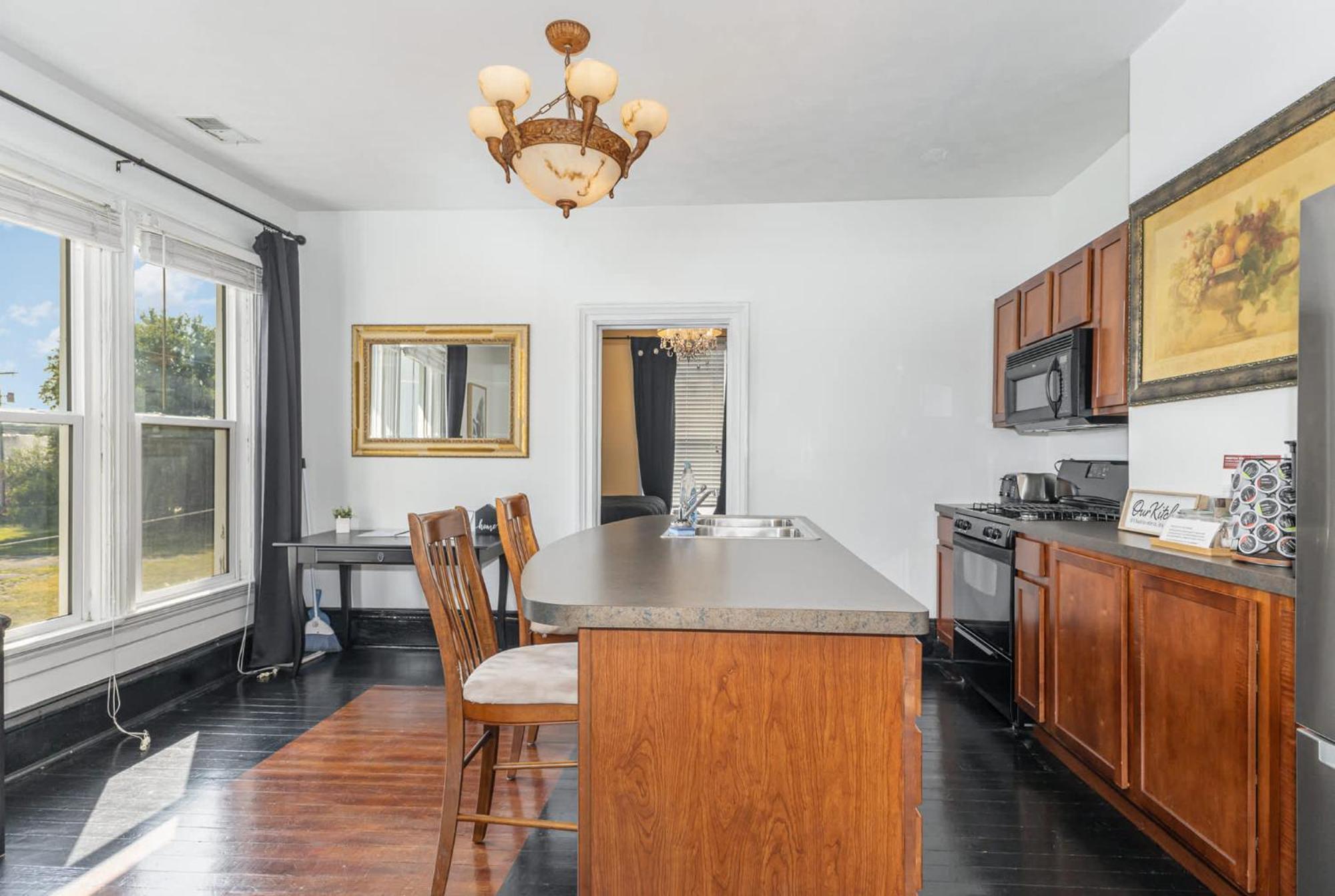 Spacious Upstairs 1Bed- Walking Distance To Beach Outlet Mall Michigan Stadt Exterior foto